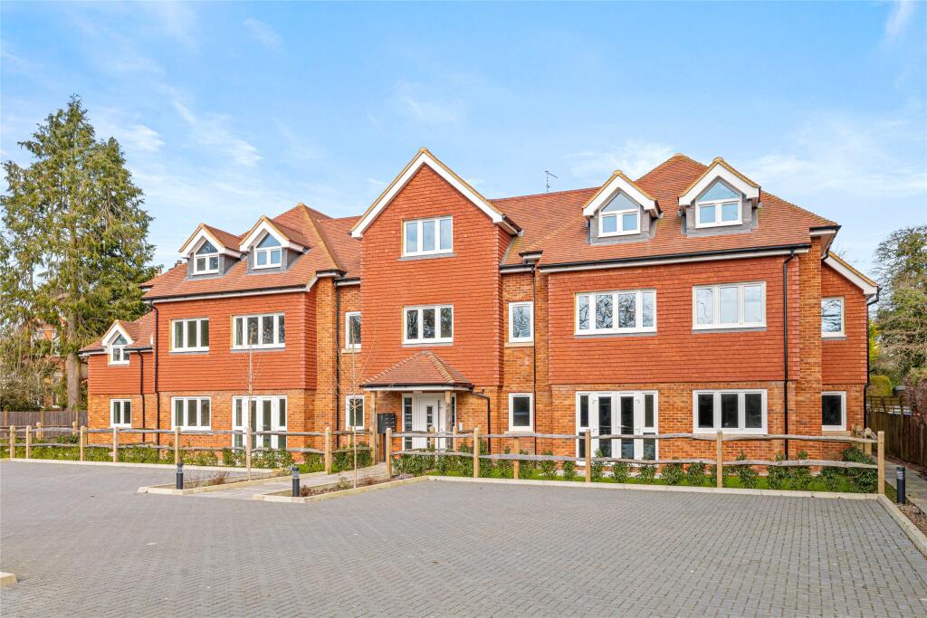 2 bed Apartment for rent in Reigate. From White & Sons - Dorking