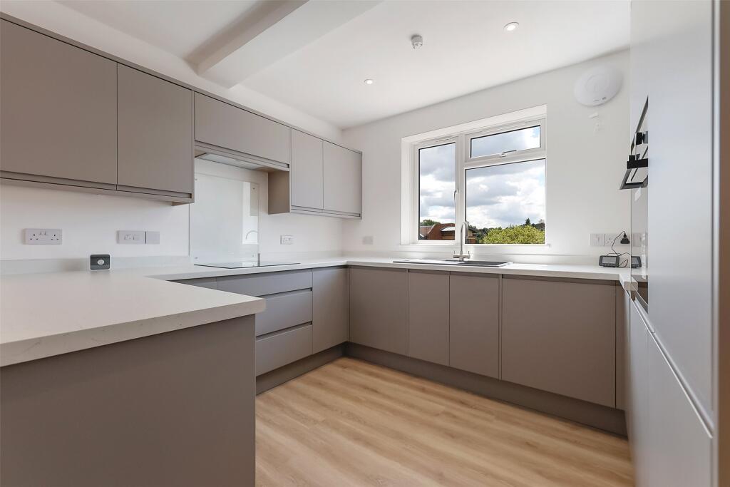 2 bed Apartment for rent in Reigate. From White & Sons - Dorking