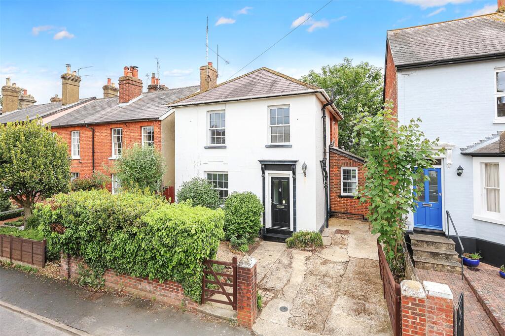 3 bed Detached for rent in Dorking. From White & Sons - Dorking 3 bed Detached for rent in Dorking. From White & Sons - Dorking
