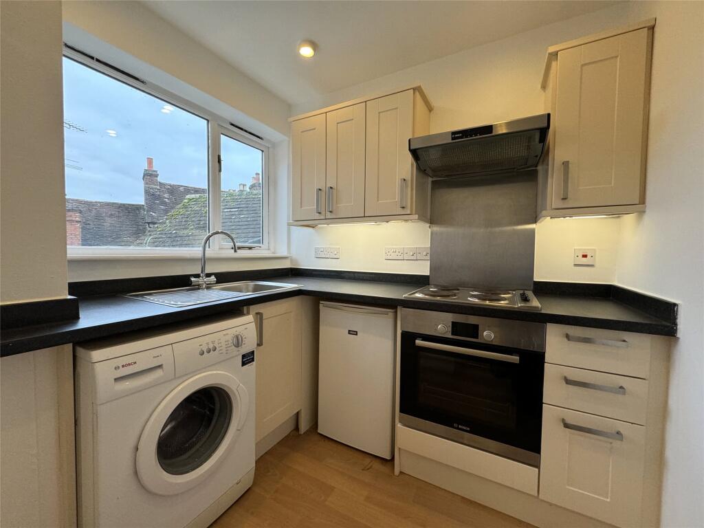 0 bed 1st Floor Flat for rent in Dorking. From White & Sons - Dorking