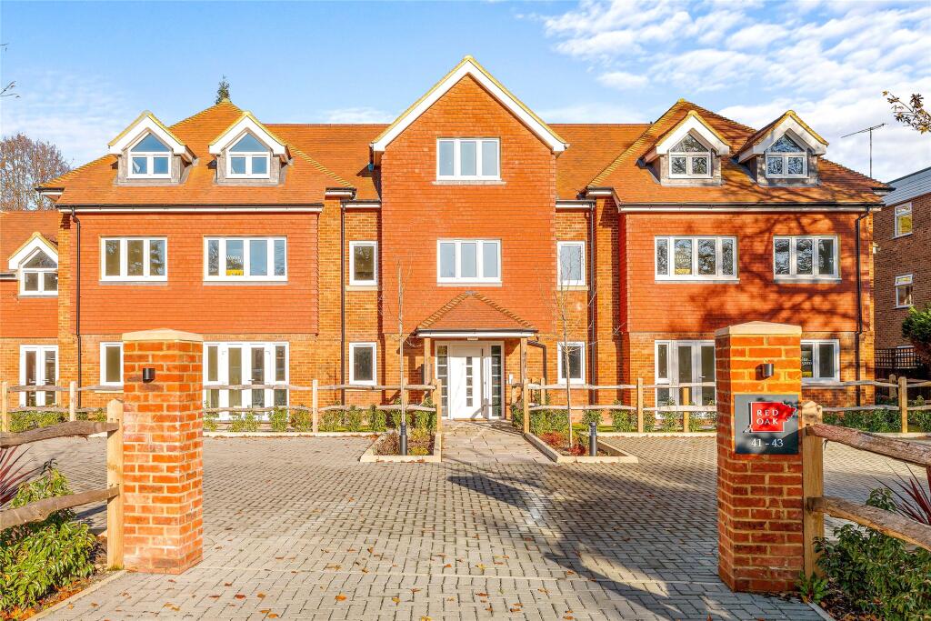 2 bed Apartment for rent in Reigate. From White & Sons - Dorking