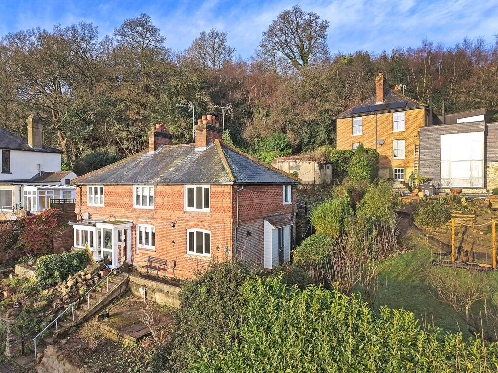 2 bed End of Terrace for rent in Toy's Hill. From White & Sons - Oxted 2 bed End of Terrace for rent in Toy's Hill. From White & Sons - Oxted