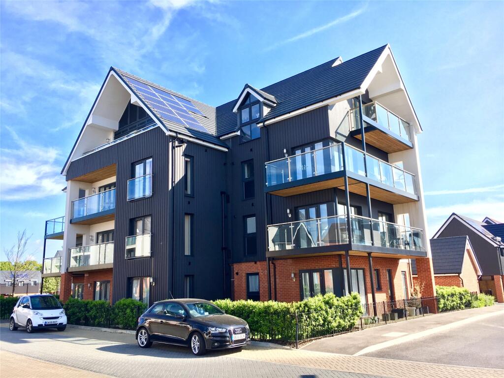 2 bed 1st Floor Flat for rent in Oxted. From White & Sons - Oxted 2 bed 1st Floor Flat for rent in Oxted. From White & Sons - Oxted