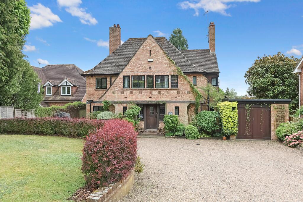4 bed Detached for rent in Oxted. From White & Sons - Oxted