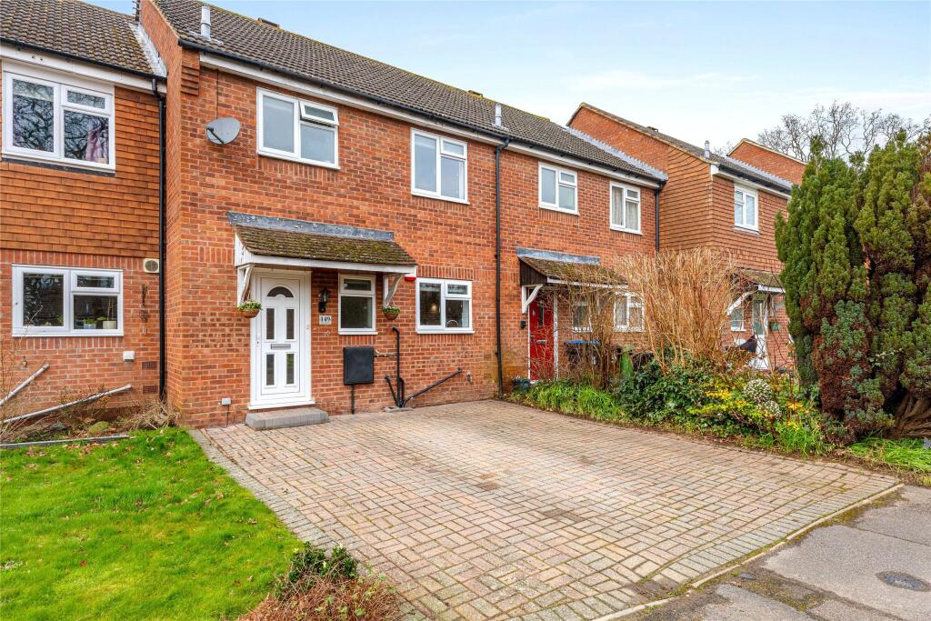 3 bed Mid Terraced House for rent in Pains-Hill. From White & Sons - Oxted 3 bed Mid Terraced House for rent in Pains-Hill. From White & Sons - Oxted