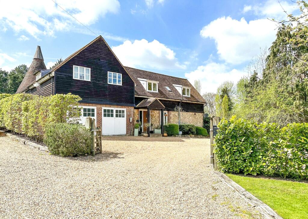 5 bed Detached for rent in Tatsfield. From White & Sons - Oxted