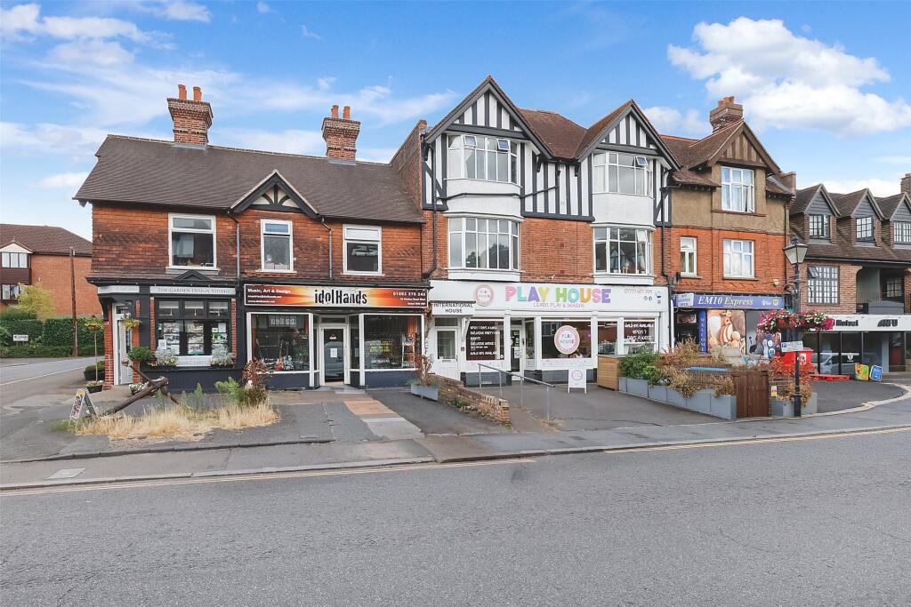 2 bed 1st Floor Flat for rent in Oxted. From White & Sons - Oxted 2 bed 1st Floor Flat for rent in Oxted. From White & Sons - Oxted