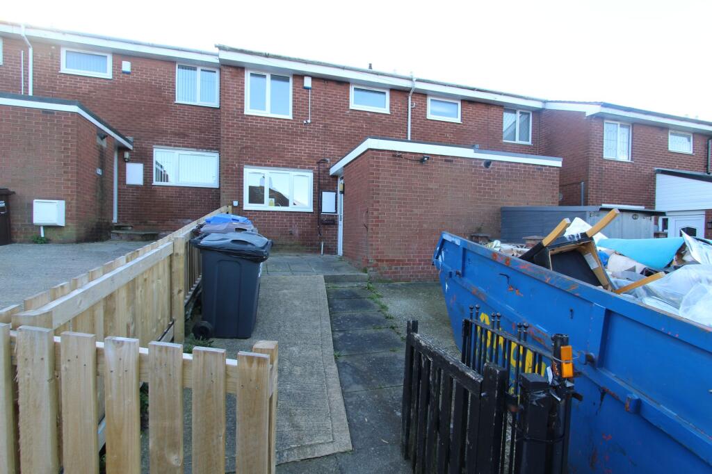 3 bed Mid Terraced House for rent in Sheffield. From Whitehornes - Woodseats