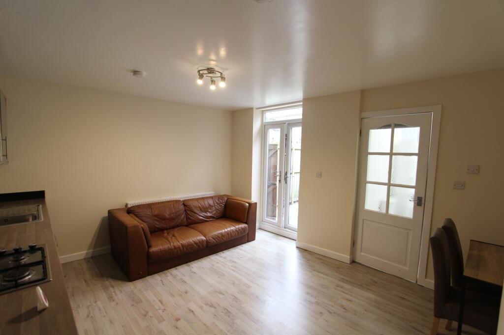 1 bed 1st Floor Flat for rent in Sheffield. From Whitehornes - Woodseats