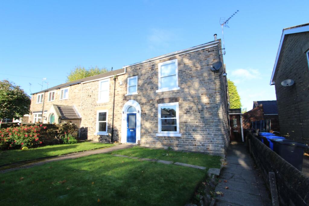 2 bed 1st Floor Flat for rent in Long Line. From Whitehornes - Woodseats