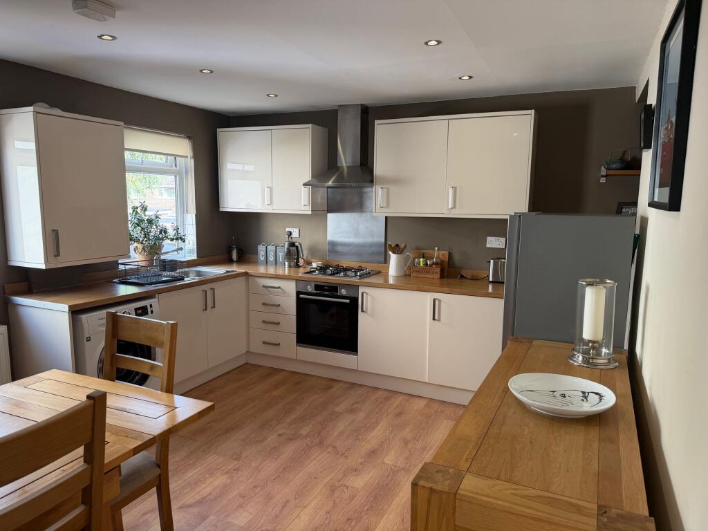 1 bed 1st Floor Flat for rent in Sheffield. From Whitehornes - Woodseats