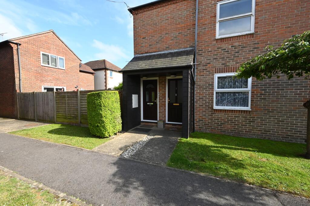 2 bed 1st Floor Flat for rent in Bognor Regis. From Whitlocks Estate Agents - Bognor Regis 2 bed 1st Floor Flat for rent in Bognor Regis. From Whitlocks Estate Agents - Bognor Regis
