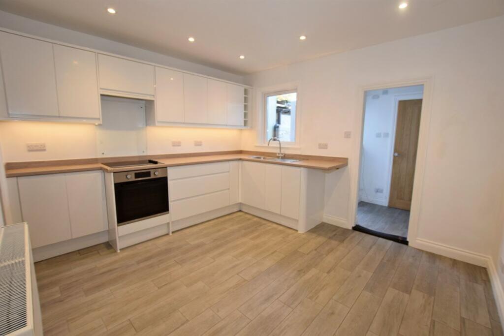 2 bed Mid Terraced House for rent in Bognor Regis. From Whitlocks Estate Agents - Bognor Regis 2 bed Mid Terraced House for rent in Bognor Regis. From Whitlocks Estate Agents - Bognor Regis