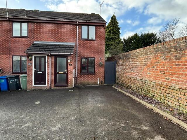 2 bed Town House for rent in Upper Newbold. From Wilkins Hammond - Chesterfield