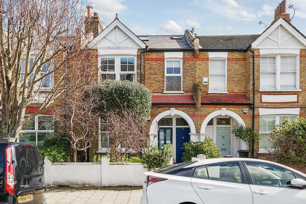 3 bed Annexe for rent in London. From Cow & Co - London