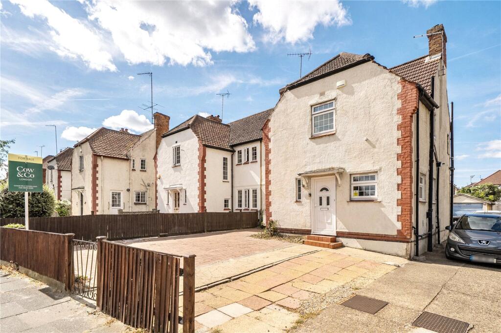 3 bed Detached for rent in London. From Cow & Co - London