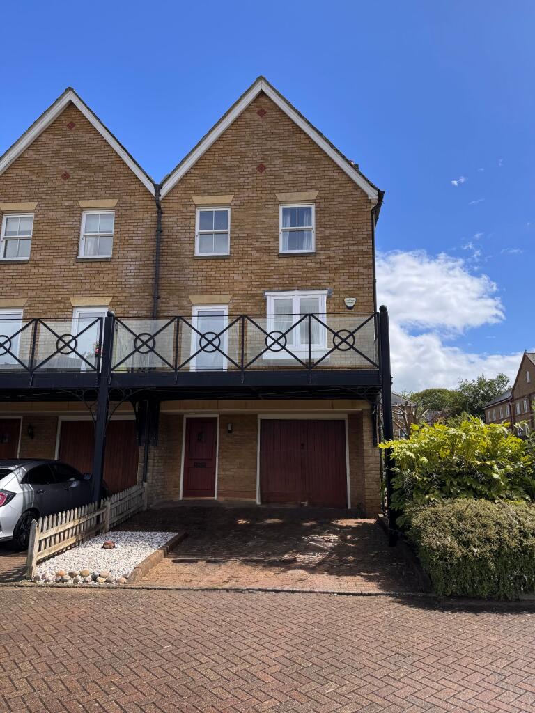 4 bed Semi Detached for rent in Faversham. From William Property Management Ltd - Faversham