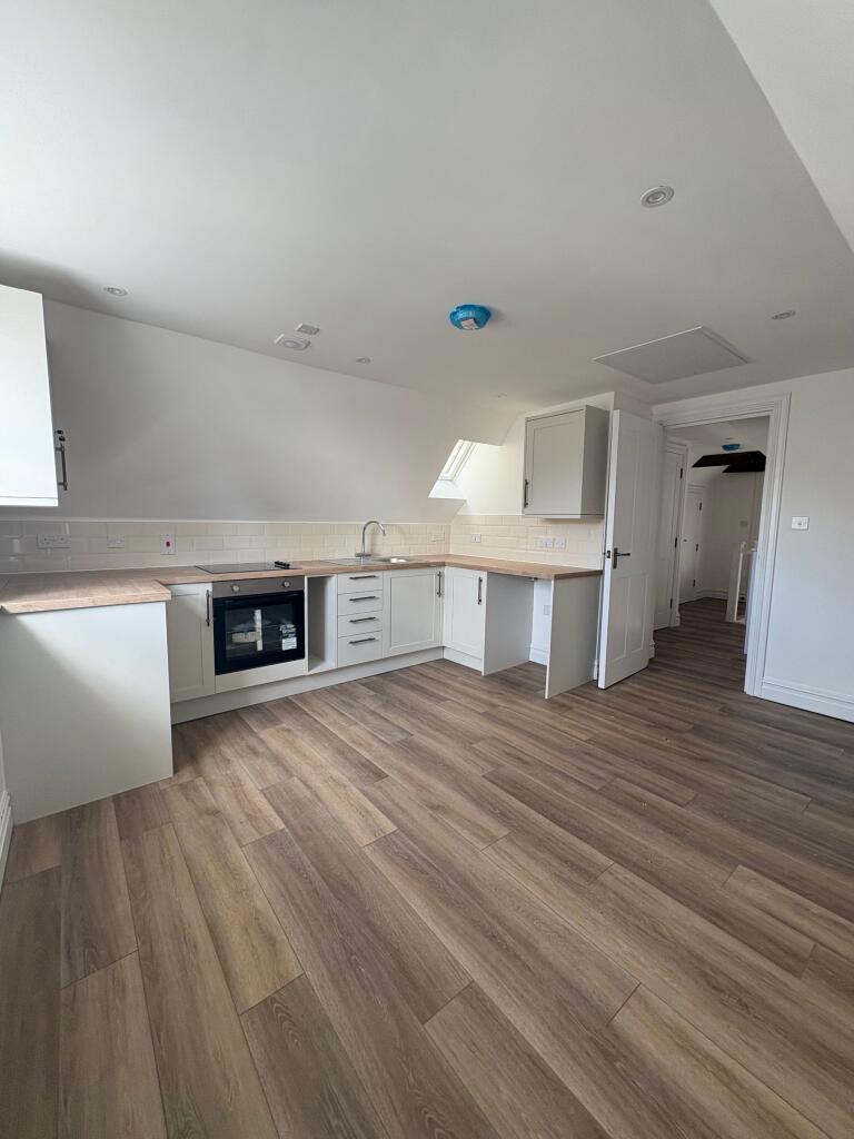 2 bed Apartment for rent in Faversham. From William Property Management Ltd - Faversham 2 bed Apartment for rent in Faversham. From William Property Management Ltd - Faversham