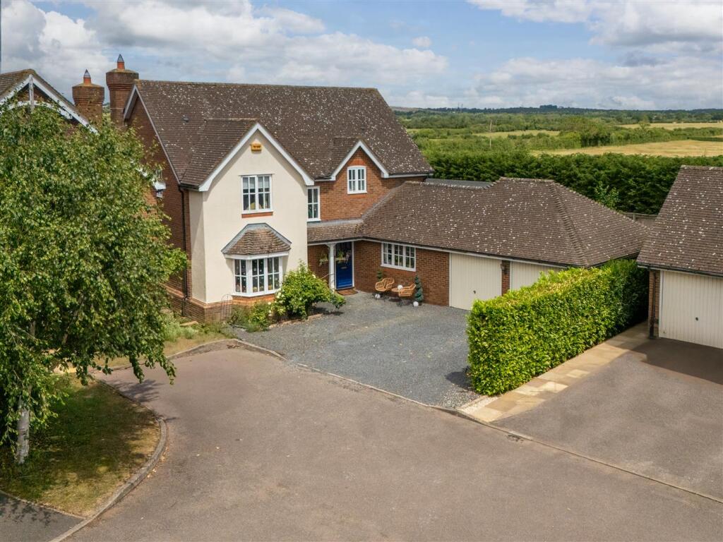 5 bed Detached for rent in Aylesbury. From Williams Estate Agents - Aylesbury