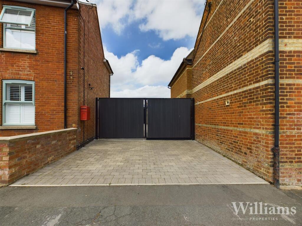 0 bed Not Specified for rent in Waddesdon. From Williams Estate Agents - Aylesbury