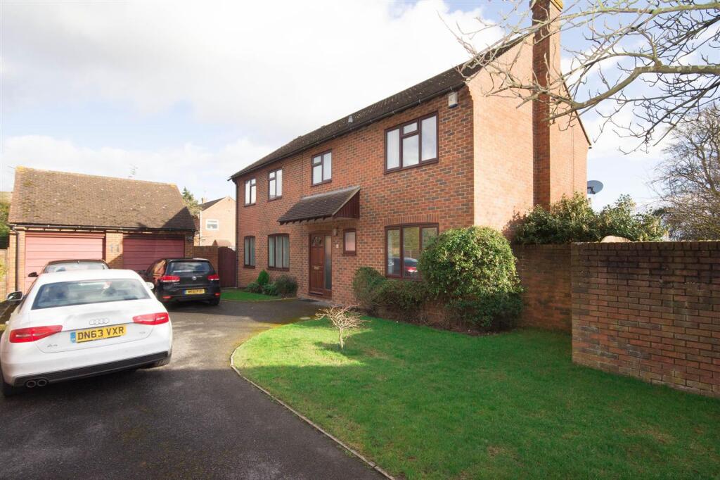 4 bed Detached for rent in Stoke Mandeville. From Williams Estate Agents - Aylesbury