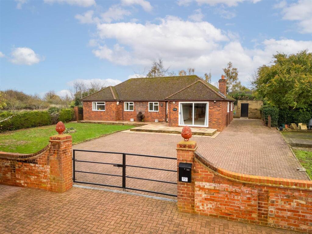 3 bed Detached for rent in Stone. From Williams Estate Agents - Aylesbury 3 bed Detached for rent in Stone. From Williams Estate Agents - Aylesbury