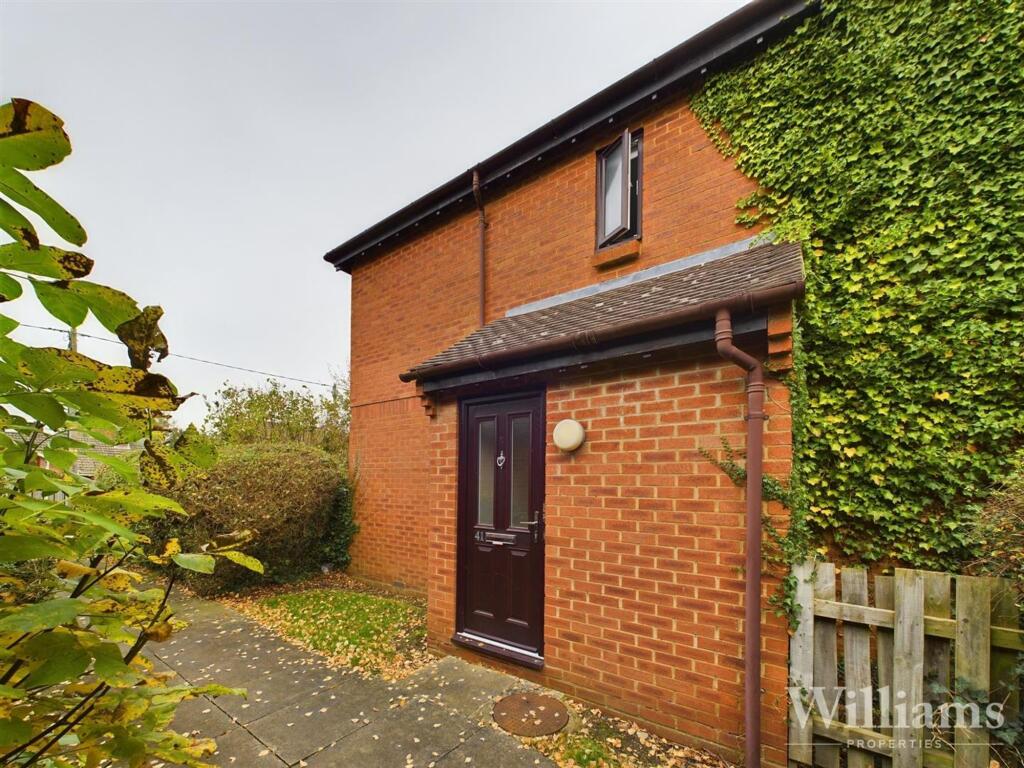 2 bed Apartment for rent in Stoke Mandeville. From Williams Estate Agents - Aylesbury