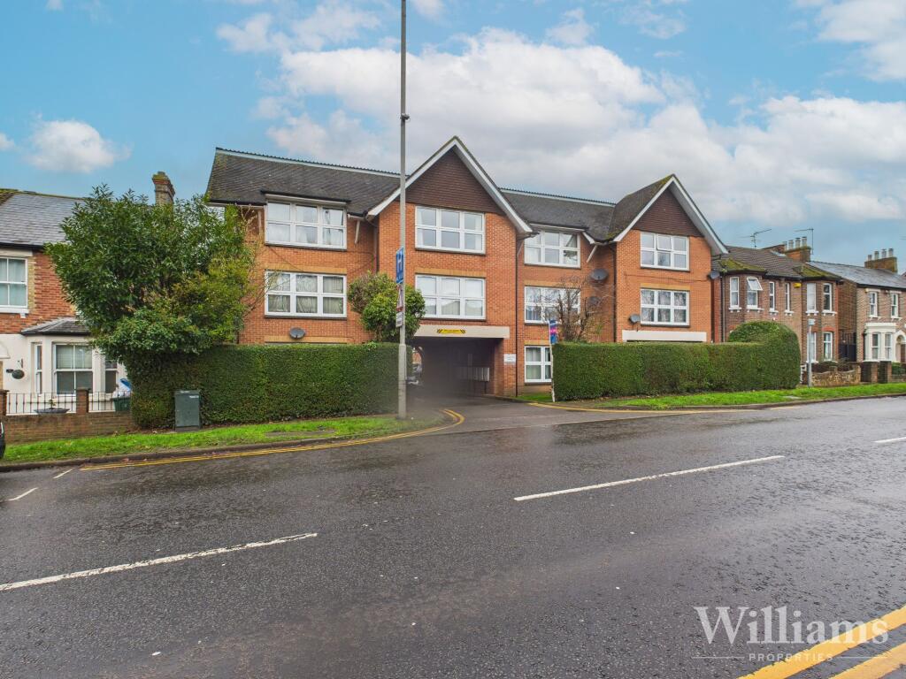 2 bed 1st Floor Flat for rent in Aylesbury. From Williams Estate Agents - Aylesbury