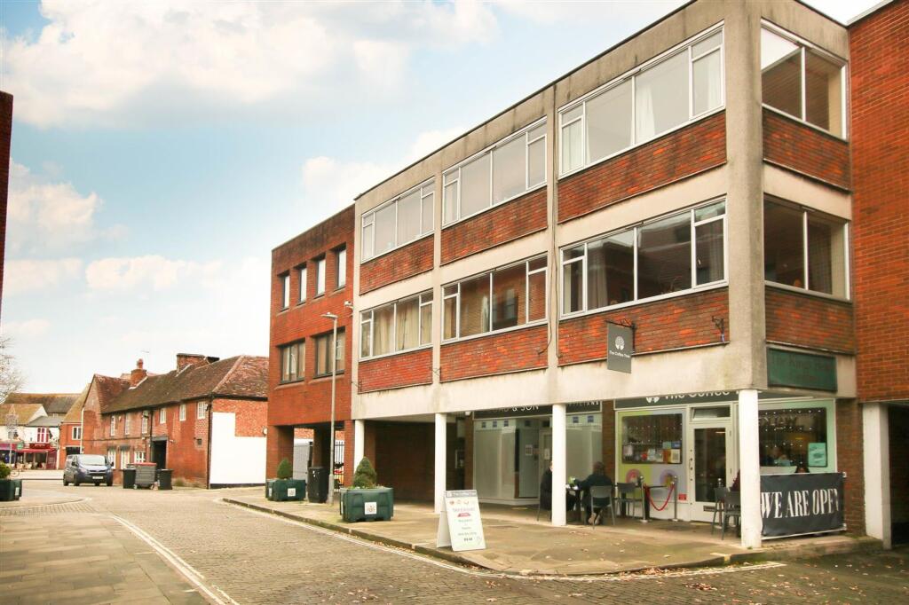 2 bed Apartment for rent in Aylesbury. From Williams Estate Agents - Aylesbury