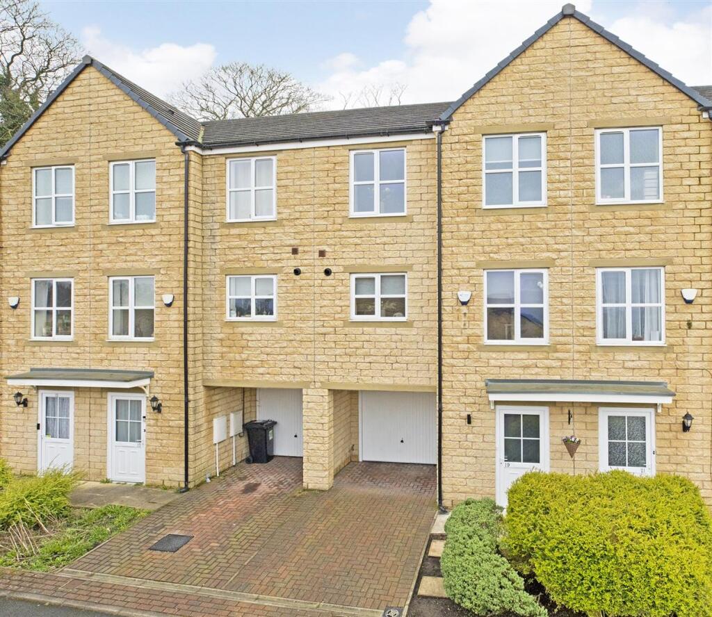 3 bed Mid Terraced House for rent in Keighley. From Wilman & Lodge - Cross Hills