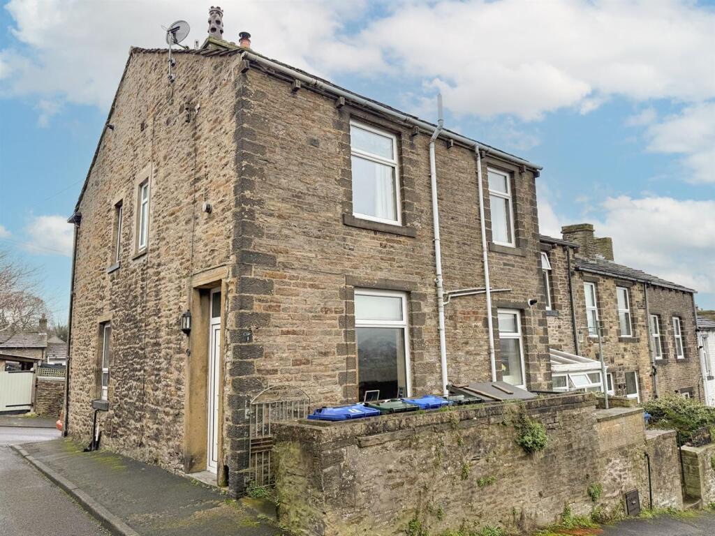 2 bed End of Terrace for rent in Farnhill. From Wilman & Lodge - Cross Hills 2 bed End of Terrace for rent in Farnhill. From Wilman & Lodge - Cross Hills