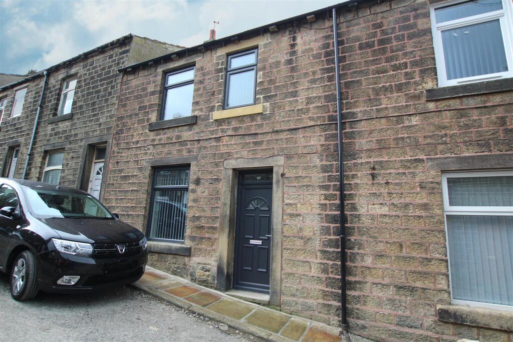 2 bed Mid Terraced House for rent in Cowling. From Wilman & Lodge - Cross Hills 2 bed Mid Terraced House for rent in Cowling. From Wilman & Lodge - Cross Hills