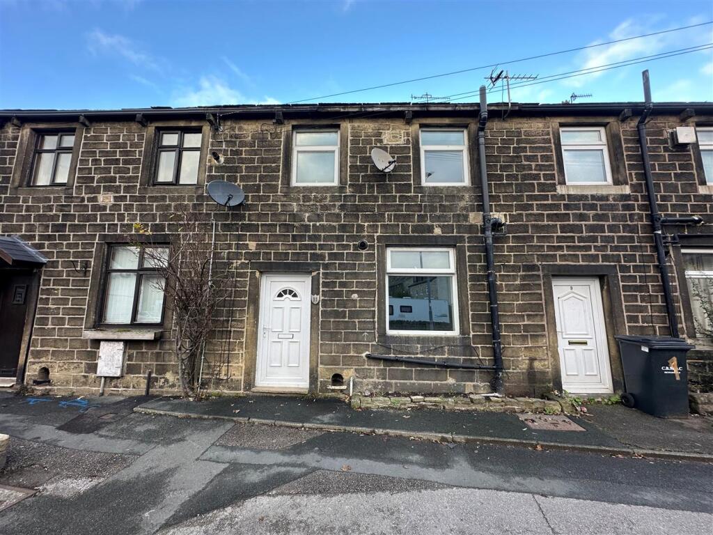 2 bed Mid Terraced House for rent in Eastburn. From Wilman & Lodge - Cross Hills 2 bed Mid Terraced House for rent in Eastburn. From Wilman & Lodge - Cross Hills