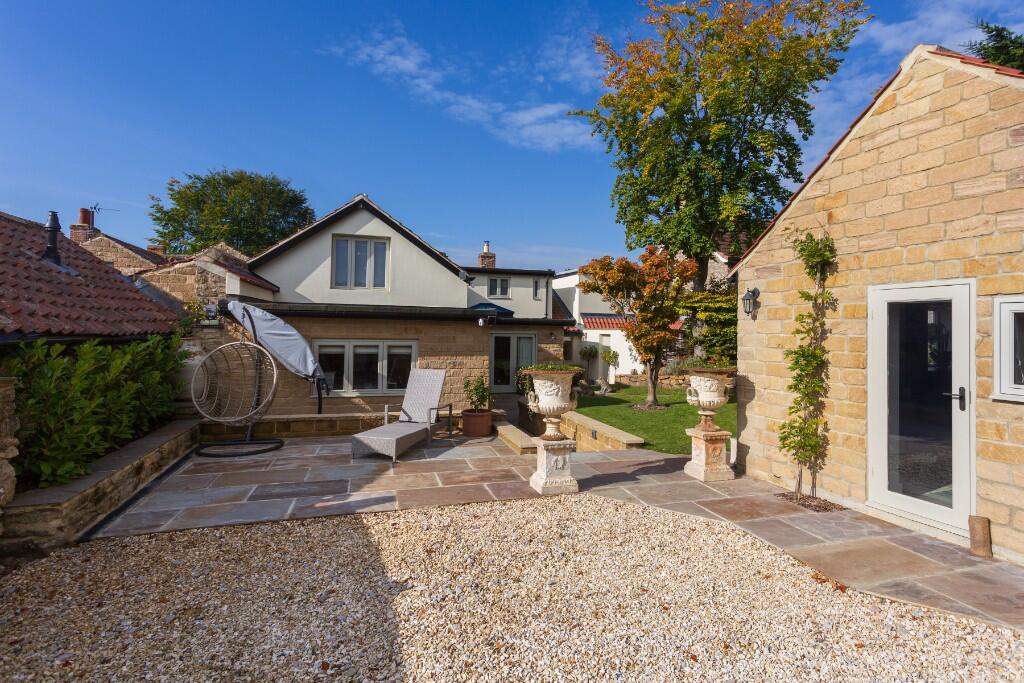 5 bed Detached for rent in Helmsley. From Windsor Court Properties - Knaresborough 5 bed Detached for rent in Helmsley. From Windsor Court Properties - Knaresborough