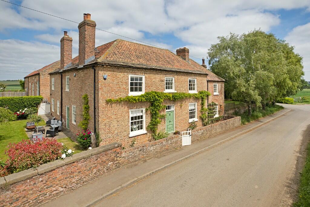 5 bed Detached for rent in Goldsborough. From Windsor Court Properties - Knaresborough 5 bed Detached for rent in Goldsborough. From Windsor Court Properties - Knaresborough