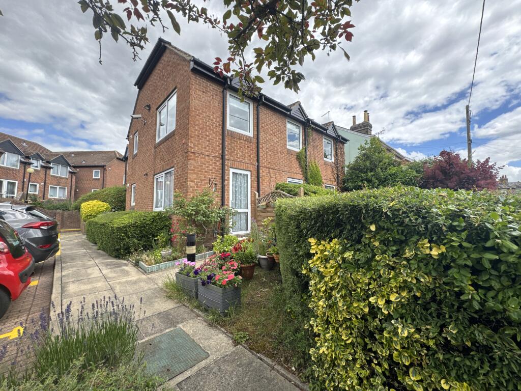 2 bed Apartment for rent in Coggeshall. From WitSell - Witham