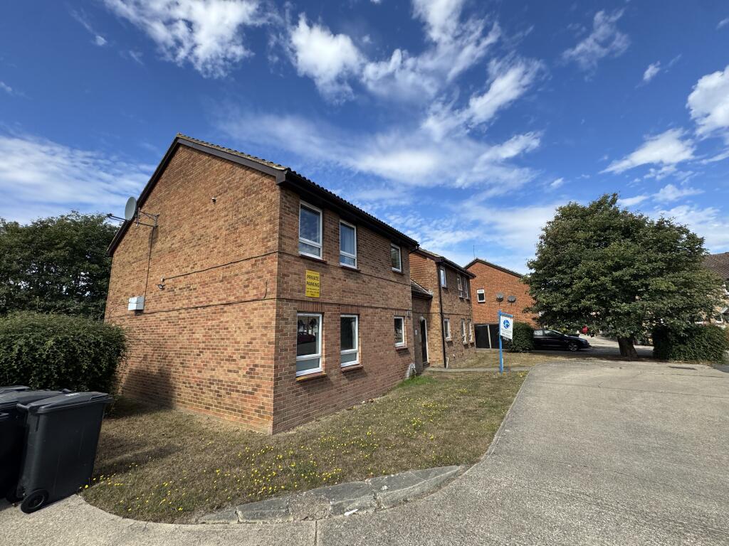 4 bed Studio for rent in Silver End. From WitSell - Witham 4 bed Studio for rent in Silver End. From WitSell - Witham