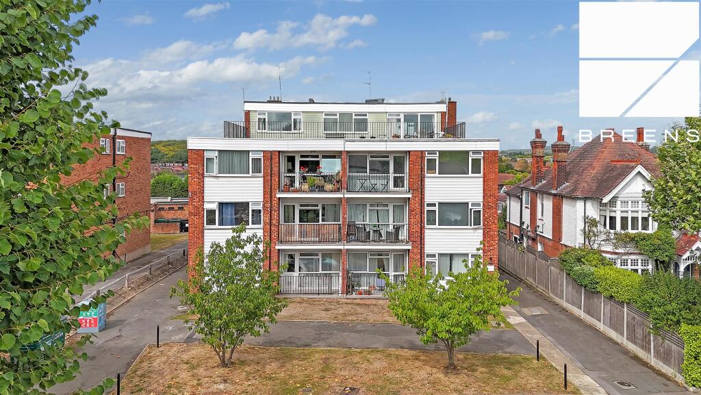 2 bed 1st Floor Flat for rent in Chingford. From WJ Meade - Highams Park & Chingford