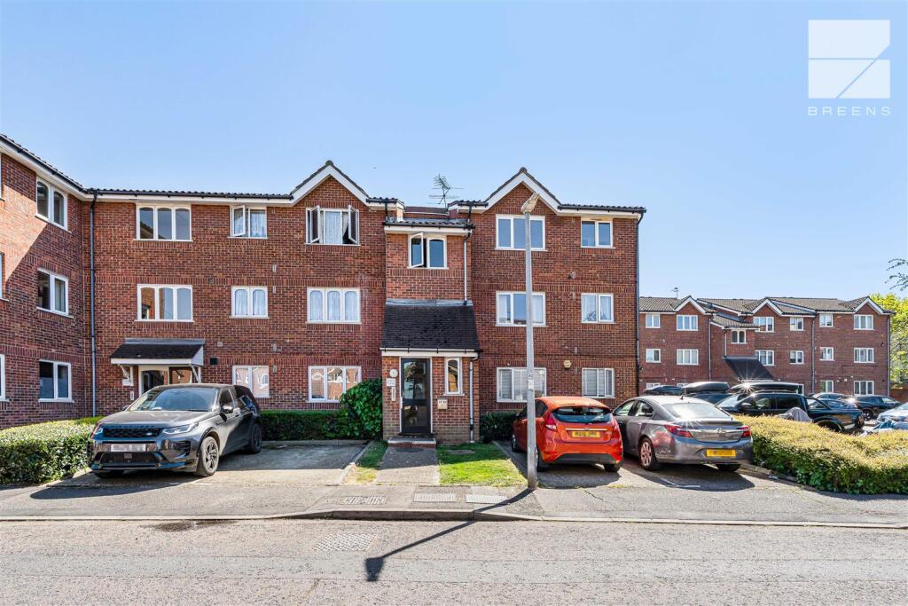 1 bed 1st Floor Flat for rent in Waltham Abbey. From WJ Meade - Highams Park & Chingford