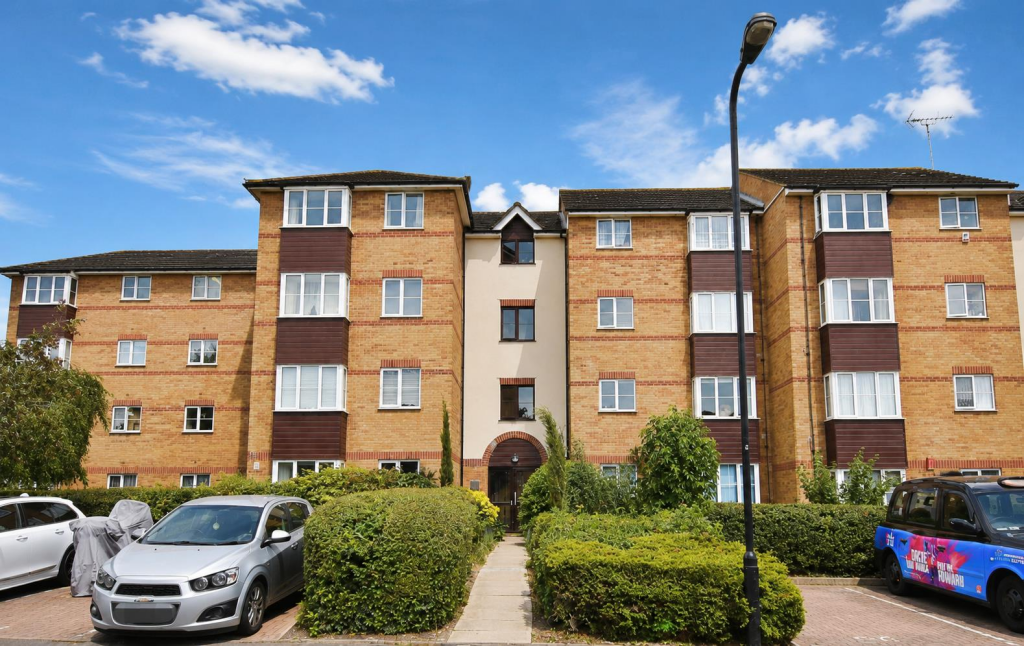 1 bed Detached for rent in London. From WJ Meade - Highams Park & Chingford