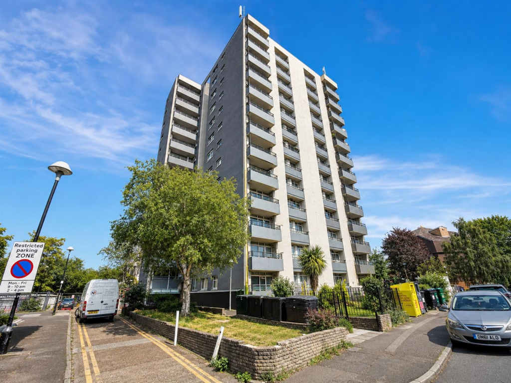 2 bed 1st Floor Flat for rent in Chingford. From WJ Meade - Highams Park & Chingford