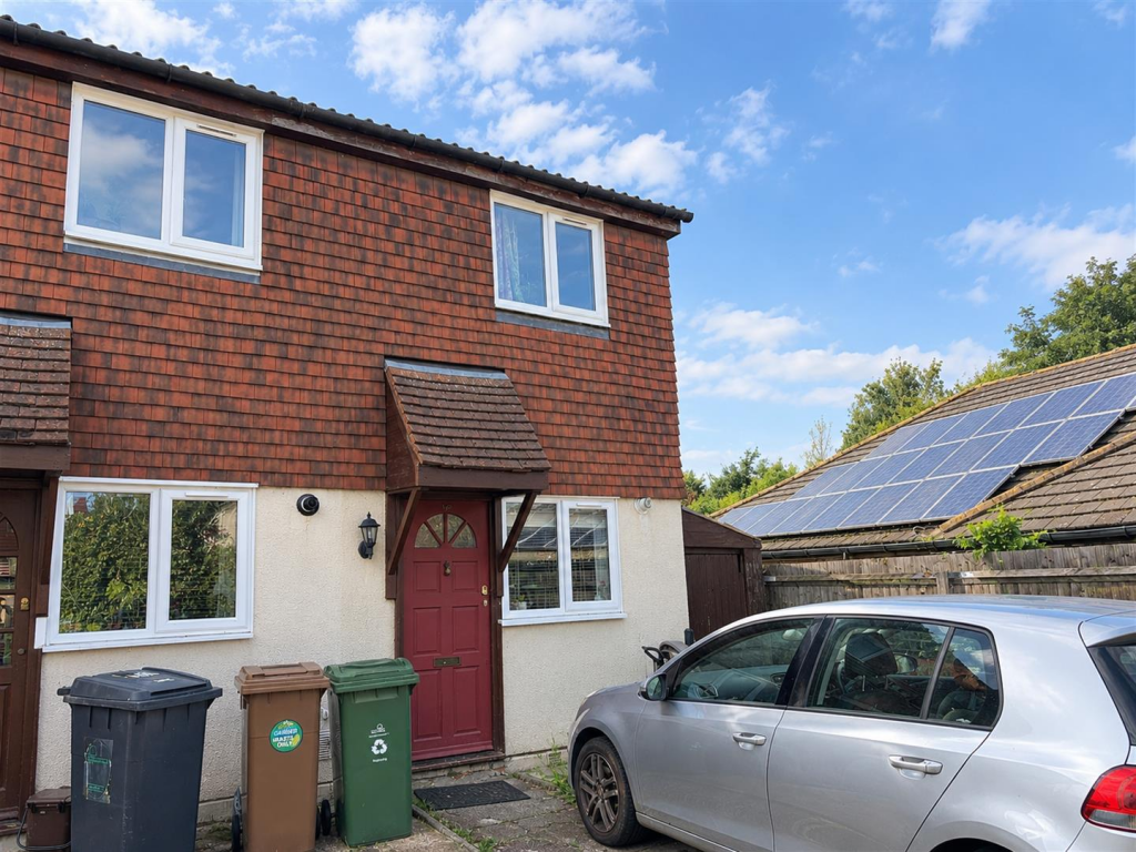 2 bed Detached for rent in London. From WJ Meade - Highams Park & Chingford