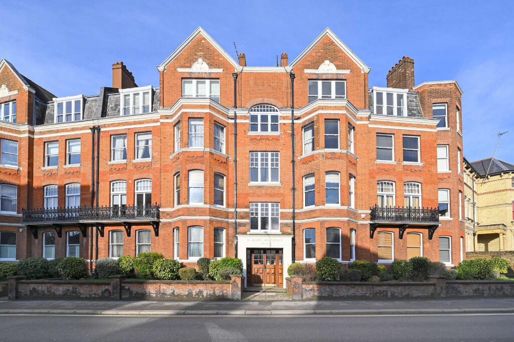 3 bed Apartment for rent in London. From Hanover Residential