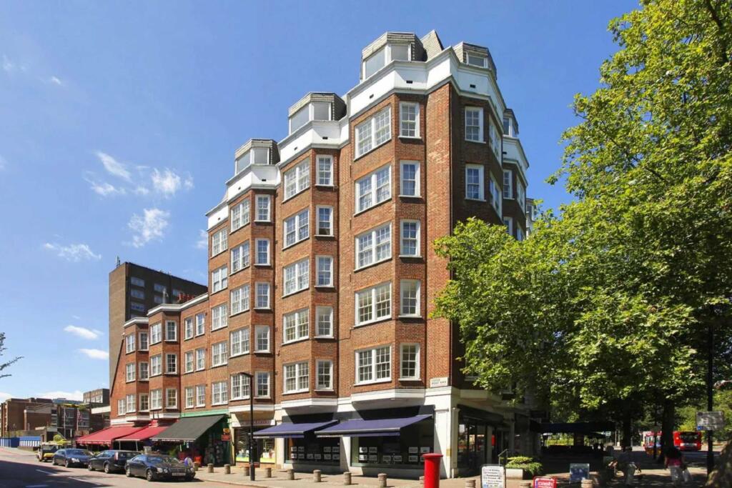 5 bed Apartment for rent in London. From Hanover - St John's Wood