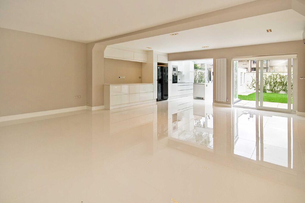 4 bed Detached for rent in Hampstead. From Hanover - St John's Wood 4 bed Detached for rent in Hampstead. From Hanover - St John's Wood