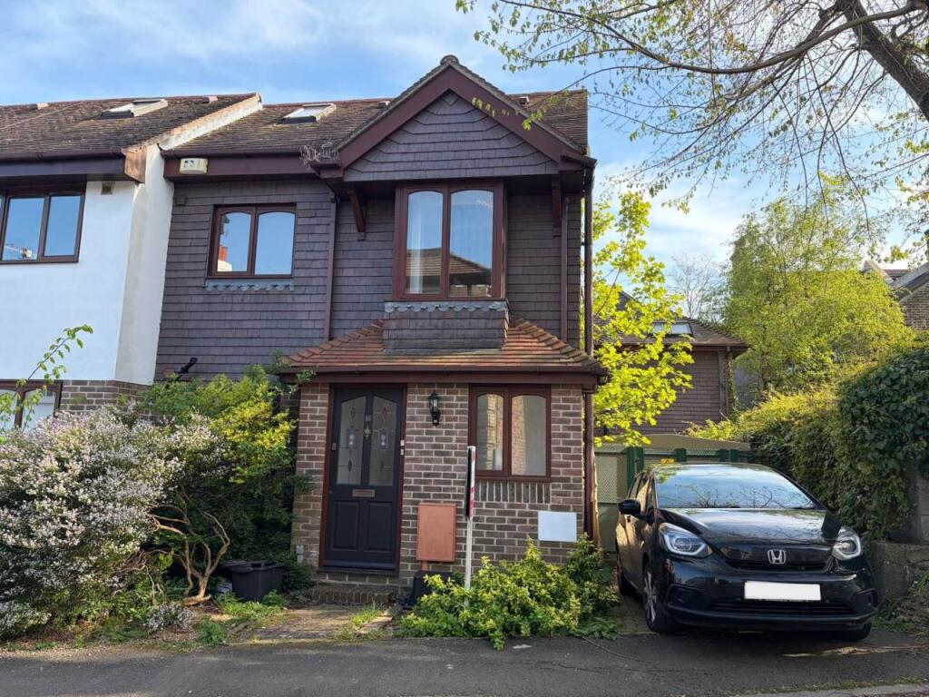 2 bed Town House for rent in Brighton and Hove. From Young Lee - Brighton