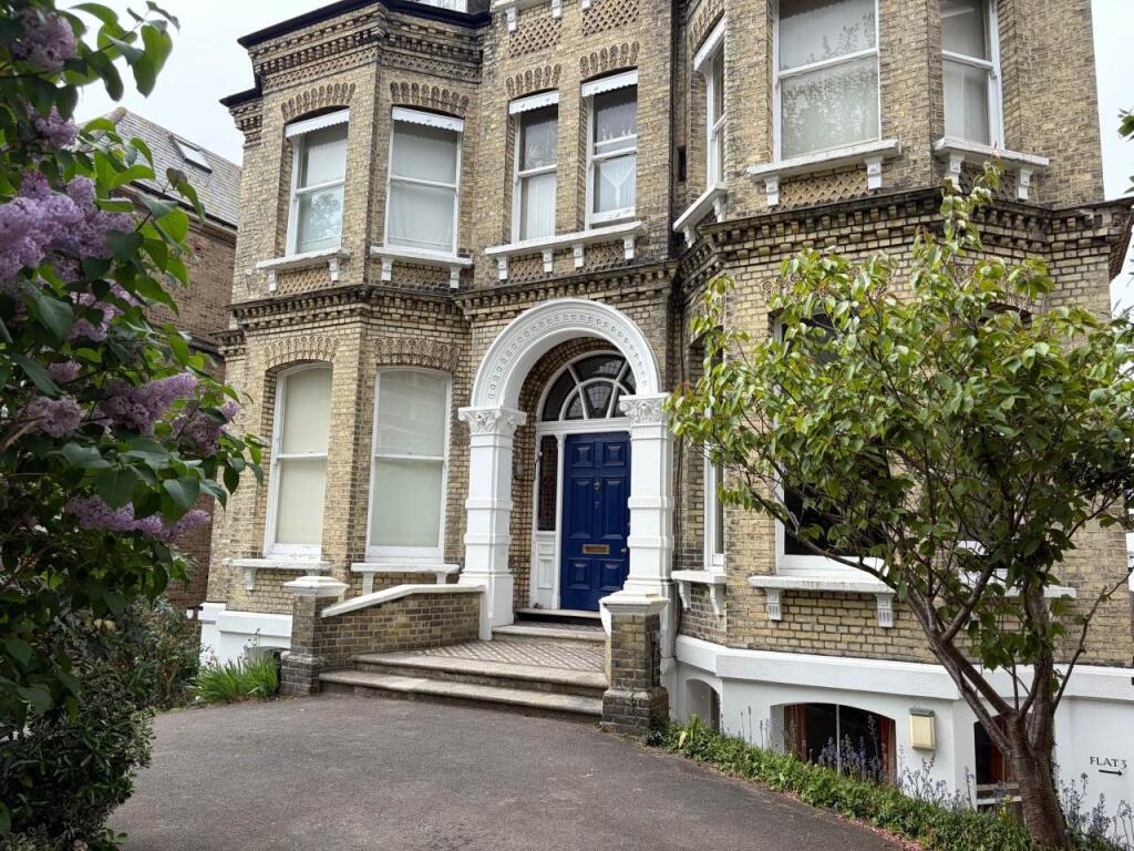 1 bed 1st Floor Flat for rent in Brighton and Hove. From Young Lee - Brighton