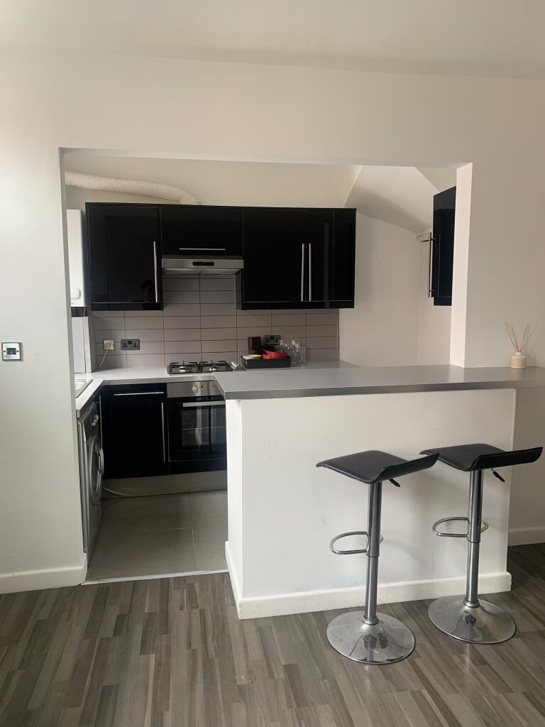 2 bed Mid Terraced House for rent in Leeds. From Beercocks - Cottingham