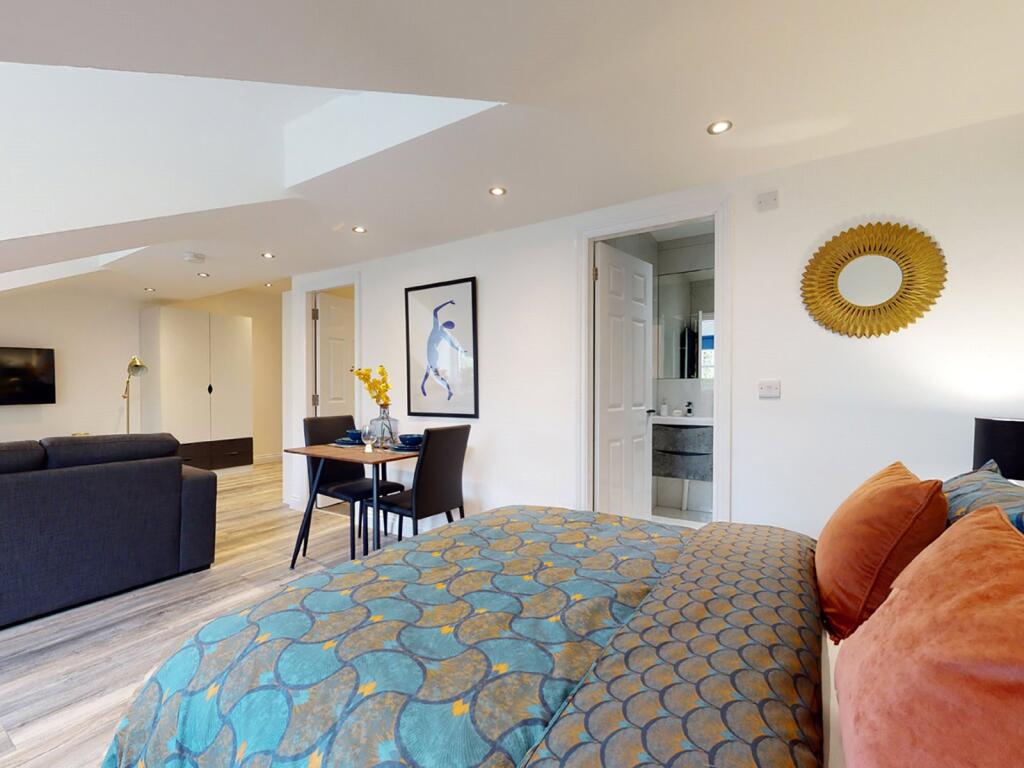 4 bed Apartment for rent in Leeds. From Beercocks - Cottingham 4 bed Apartment for rent in Leeds. From Beercocks - Cottingham