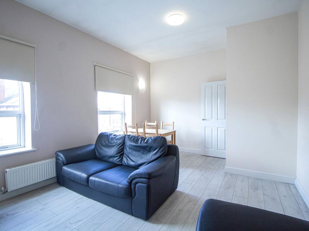3 bed Apartment for rent in Leeds. From Beercocks - Cottingham 3 bed Apartment for rent in Leeds. From Beercocks - Cottingham